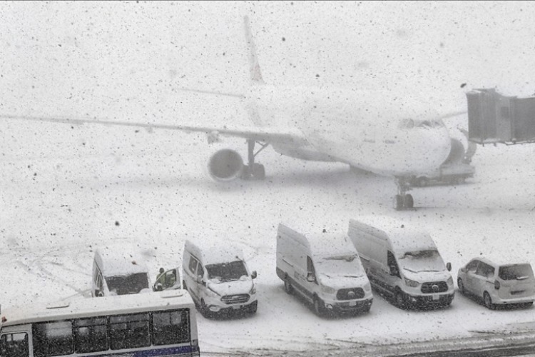 İstanbul Havalimanı'ndaki uçuşlar 18.00'e kadar durduruldu