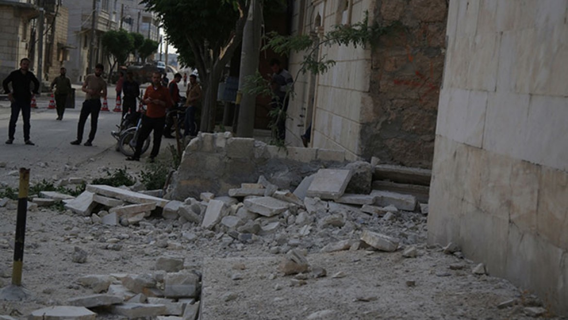 Suriye'nin kuzeyindeki Bab ilçesine füzeli saldırıda 9 sivil öldü
