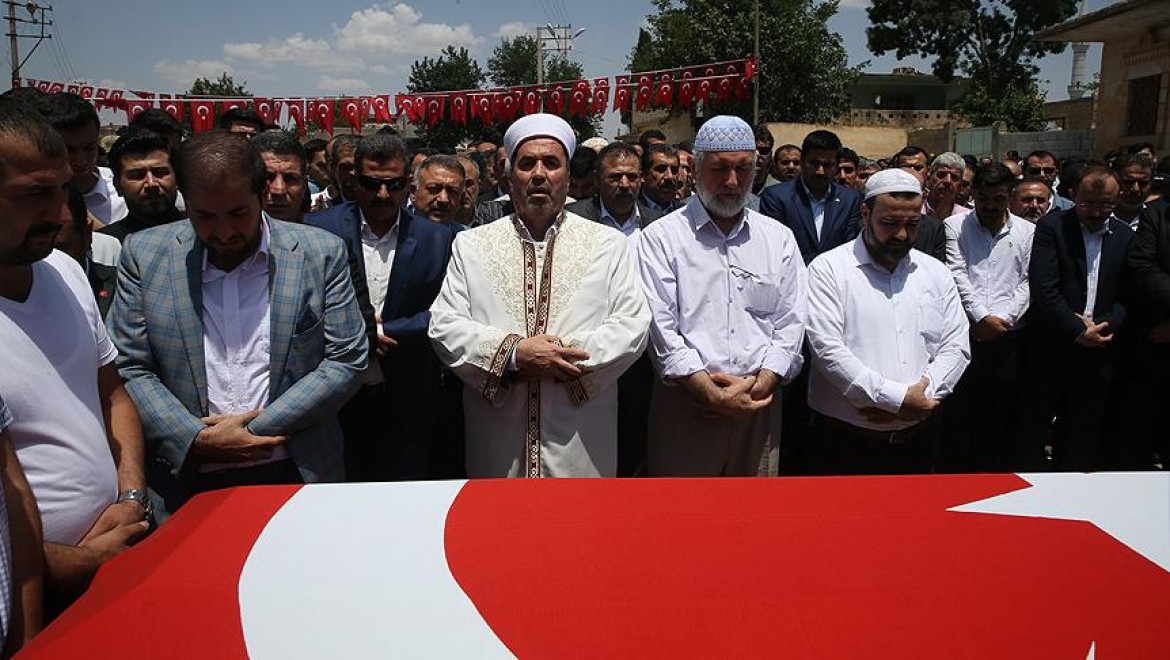 AK Parti'li Yıldız'ın Ağabeyinin Cenazesi Toprağa Verildi