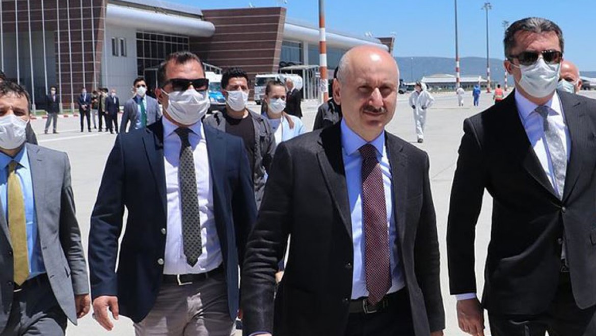 Bakan Karaismailoğlu Erzurum Havalimanı'nda incelemelerde bulundu