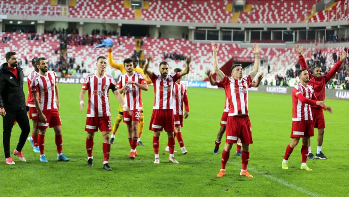 Süper Lig'in lideri Sivasspor kupa maçına hazır