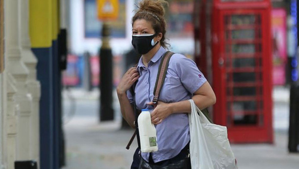 İngiltere'de alışverişte maske takmak zorunlu olacak