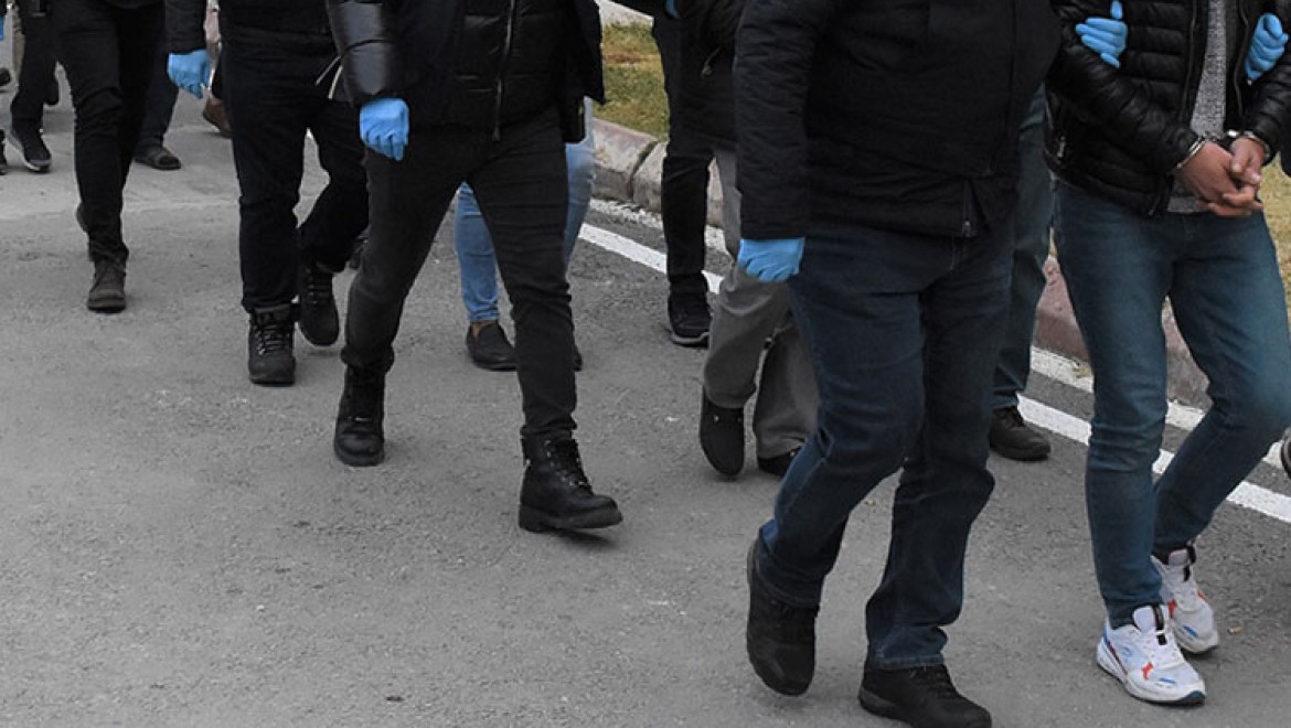 Kocaeli merkezli 13 ilde kamu kurumlarını zarara uğrattıkları iddiasıyla 23 kişi tutuklandı