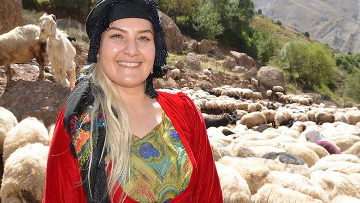 Yüksekova'da mutlu bir köy öğretmeni: Alime Taşcı