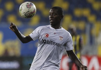 Sivasspor'un vazgeçilmezi Max Gradel gol yükünü de omuzluyor