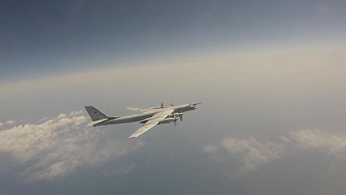 Çin ve Rusya'nın bombardıman uçakları Japon Denizi üzerinde uçtu