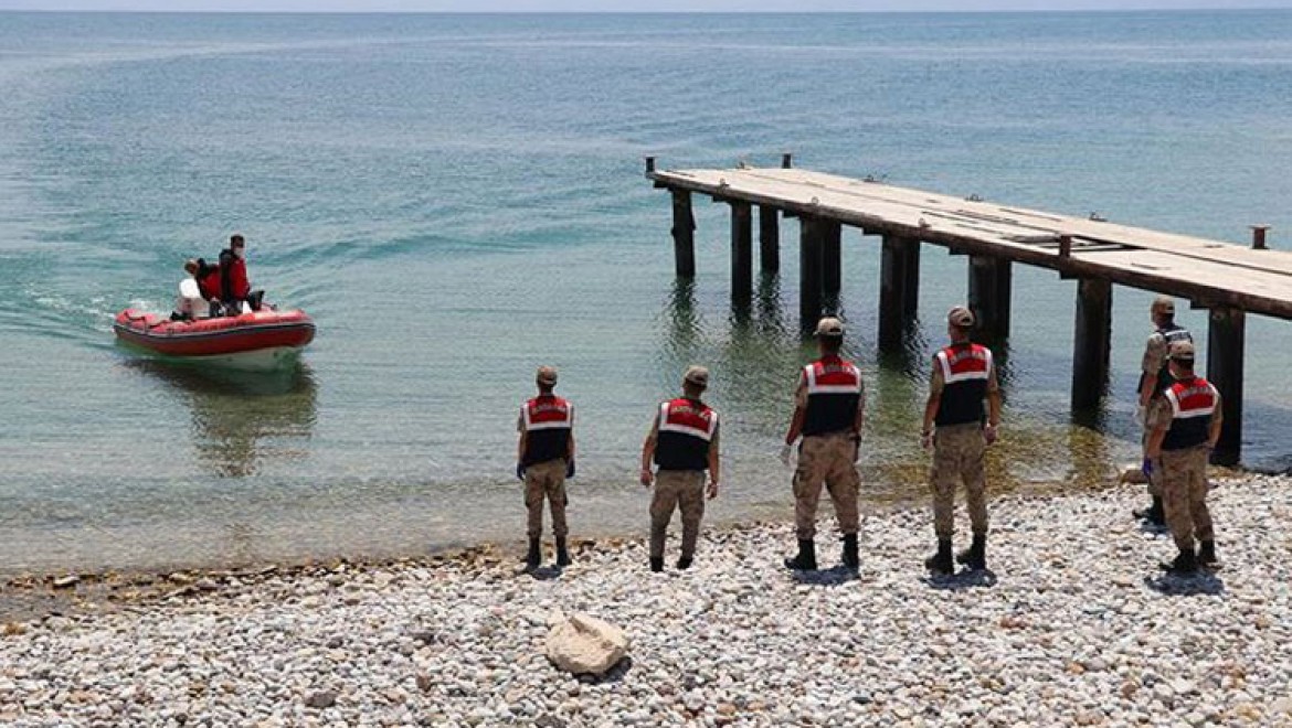 Van Gölü'nde teknenin batması sonucu kaybolan 2 kişinin daha cesedi bulundu