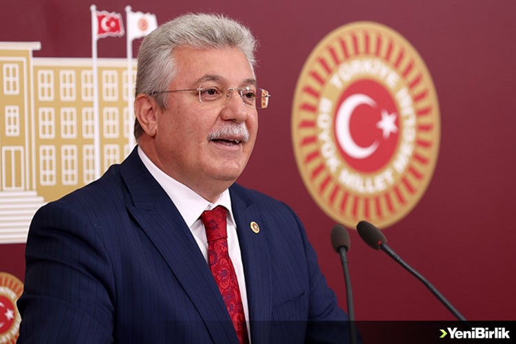 AK Parti'li Akbaşoğlu, EYT'ye ilişkin kanun teklifini pazartesi günü TBMM'ye sunacaklarını açıkladı