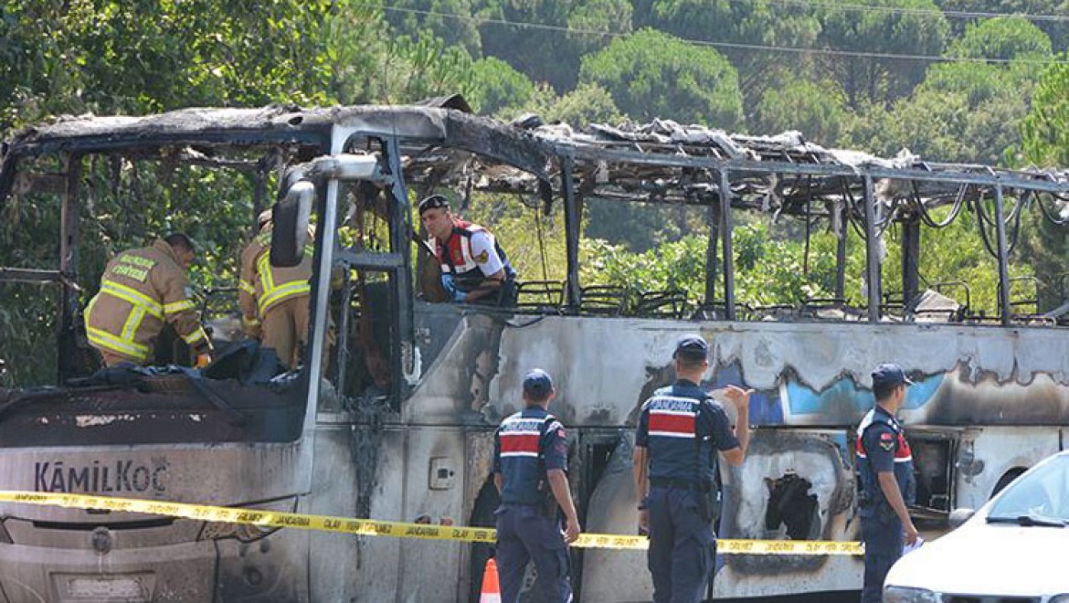 Balıkesir'de yolcu otobüsündeki yangınla ilgili 2 tutuklama
