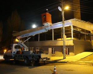 Muş'ta ekipler kesintisiz elektrik enerjisi için gece gündüz görev başında