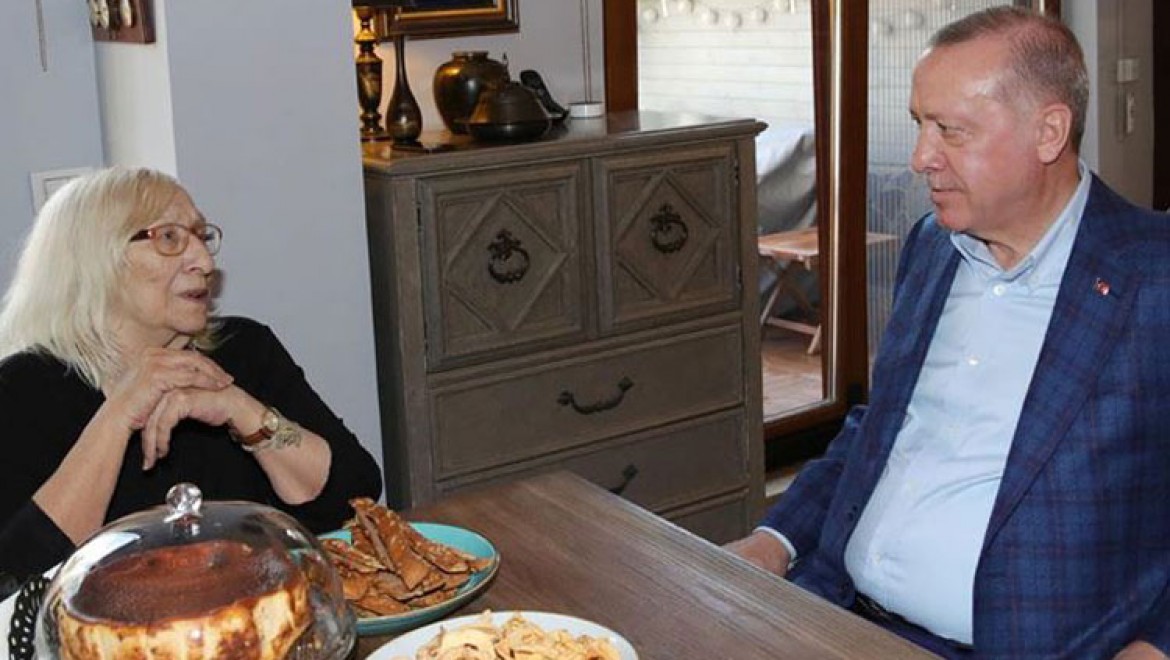Cumhurbaşkanı Erdoğan, Alev Alatlı'yı ziyaret etti