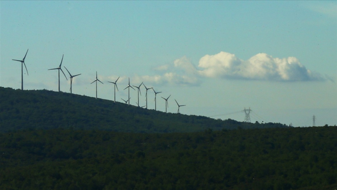 Rüzgardan elektrik üretimi, ilk kez tüm yenilenebilir kaynakların toplamını geçti