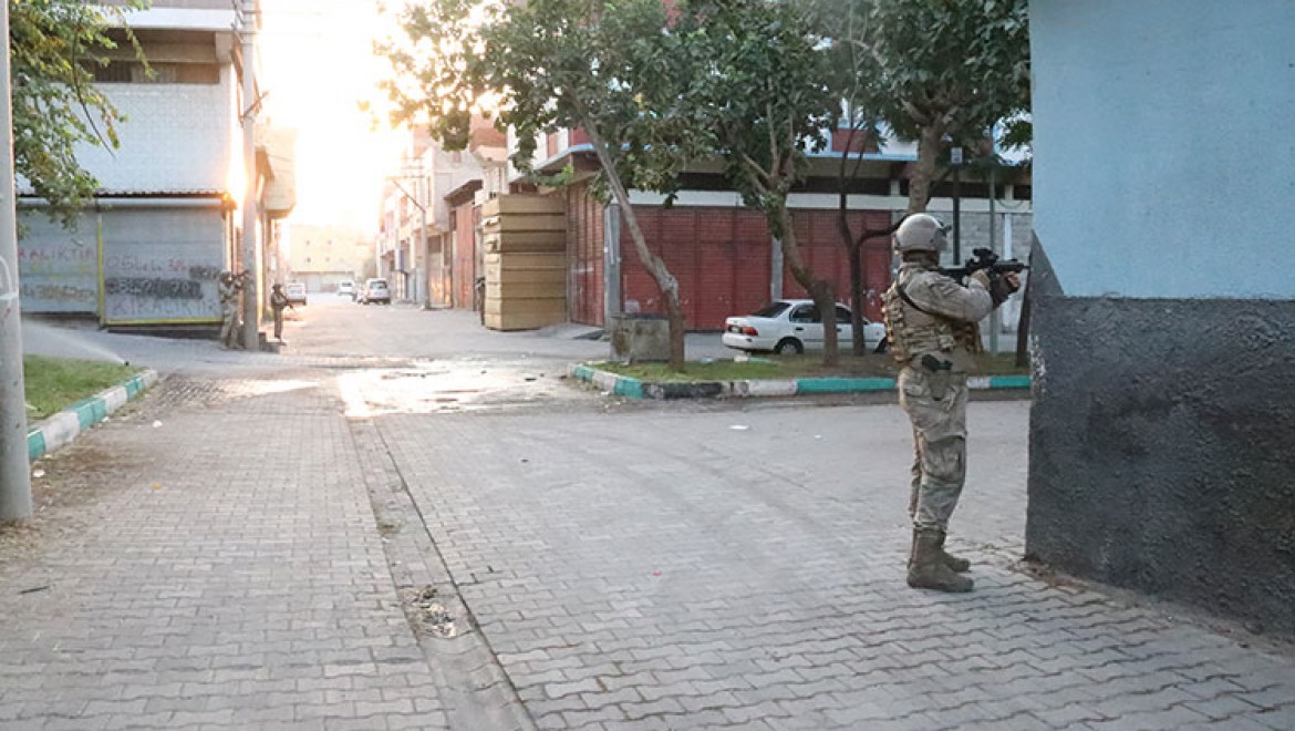 Şanlıurfa'da "kanunsuz silahlanmaya hayır" operasyonunda 57 şüpheli yakalandı