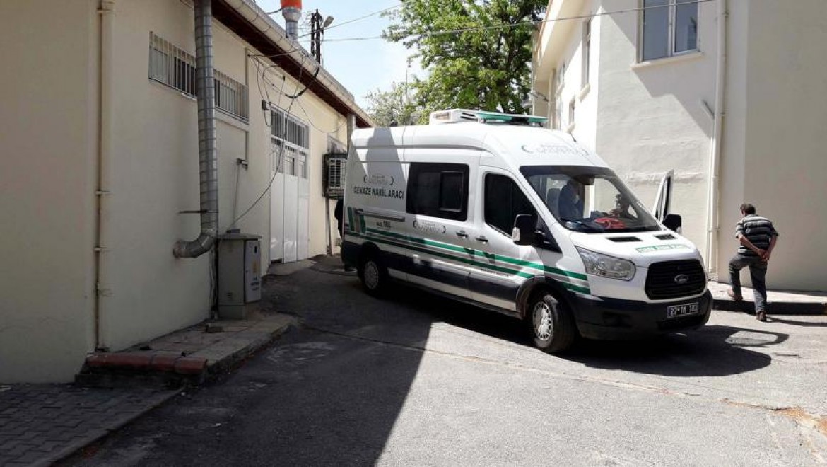 Antalya'da beton mikserinin çarptığı kişi hayatını kaybetti
