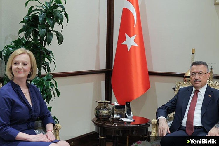 Cumhurbaşkanı Yardımcısı Oktay, İngiltere Dışişleri Bakanı Truss'ı kabul etti