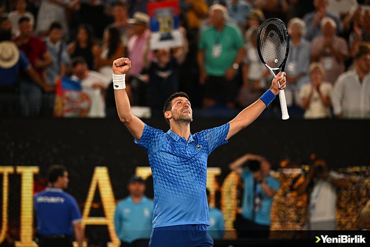 Novak Djokovic Avustralya Açık'taki 10. finalinde Stefanos Tsitsipas ile karşılaşacak