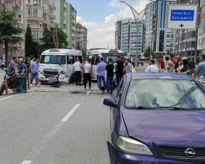 Afyonkarahisar'da 9 aracın karıştığı zincirleme trafik kazasında 19 kişi yaralandı