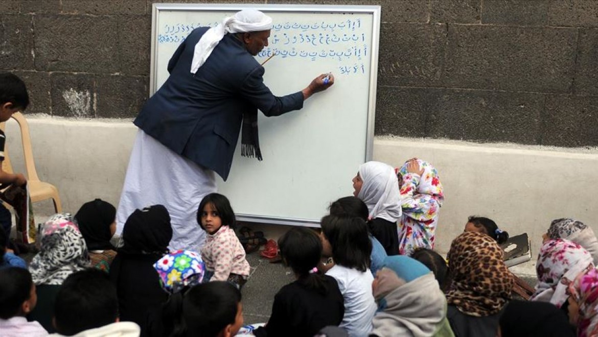 Yemen'de 2014'ten bu yana 4,5 milyon çocuk eğitimden mahrum kaldı