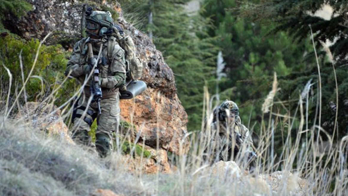 PKK/YPG'li 3 terörist daha teslim oldu