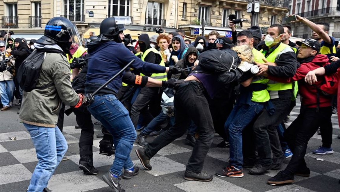 Fransa'da Ulusal Bayram kutlamalarında 152 gözaltı
