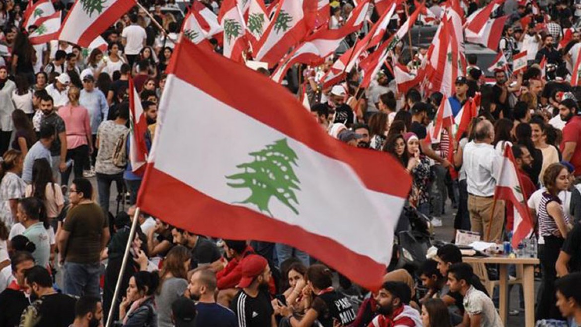 Lübnan'da üç eski bakan hakkında yolsuzluk suçlaması