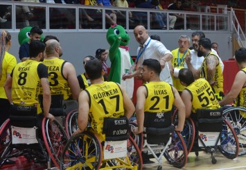 HDI Sigorta Tekerlekli Sandalye Basketbol Süper Liginde şampiyon Fenerbahçe