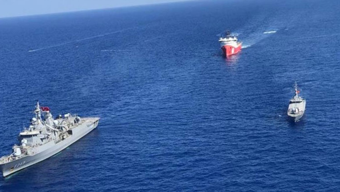 MSB: Denizlerde araştırma yapan gemilere koruma ve refakat görevi devam ediyor