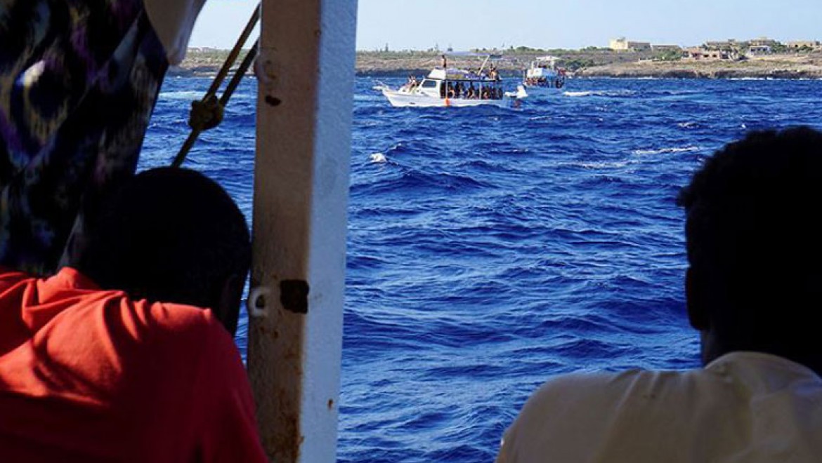 Akdeniz'de kurtarılan 276 düzensiz göçmen için AB ülkelerinden liman bekleniyor
