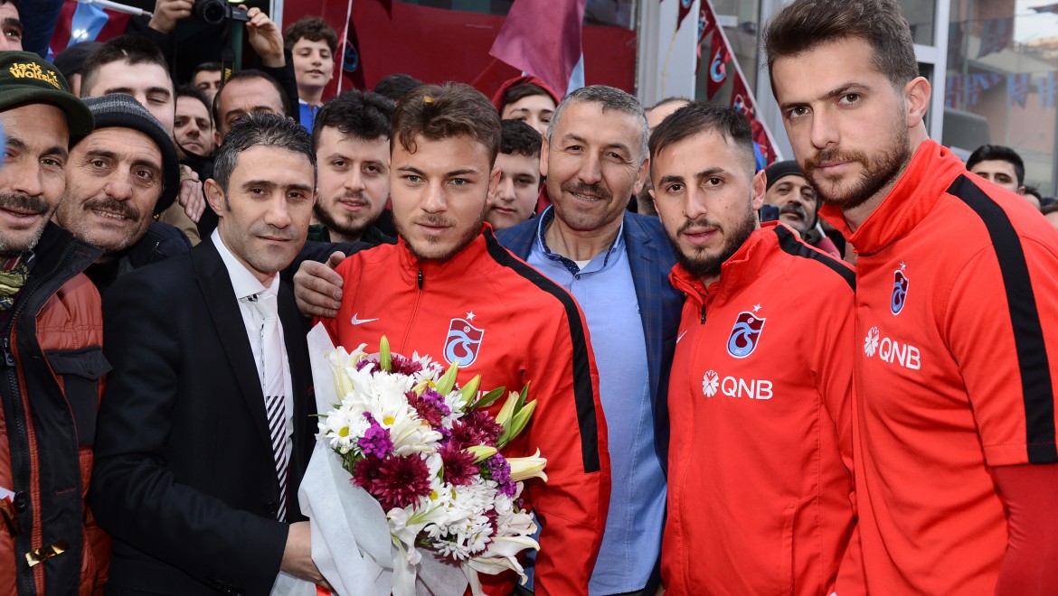 Trabzonspor kafilesi  Gümüşhane'de