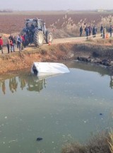 Sulama kanalına devrilen minibüsteki 8 kaçak göçmen öldü