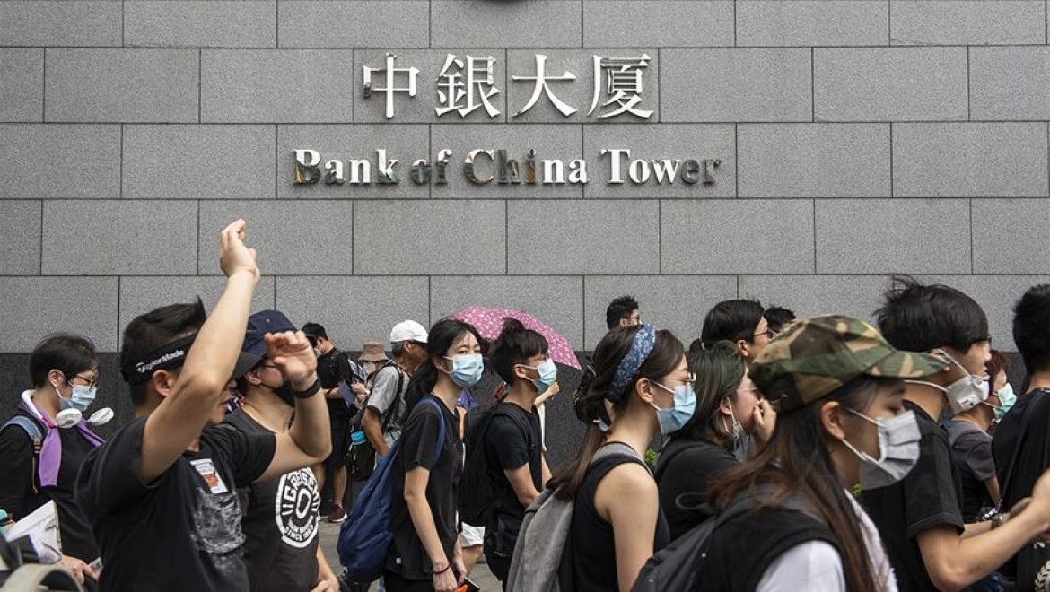 Hong Kong'da şiddet yerini barışçıl protestolara bıraktı