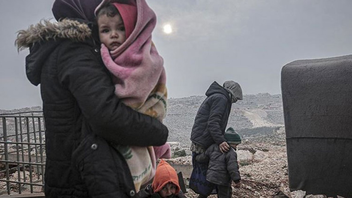 Son 6 günde 148 bin sivil daha Türkiye sınırı yakınlarına göç etti