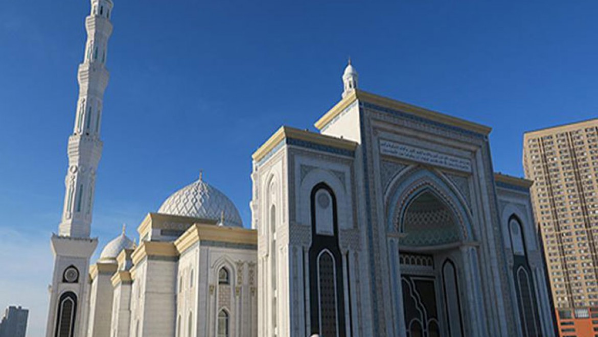 Orta Asya'nın ikinci büyük camisine turist ilgisi