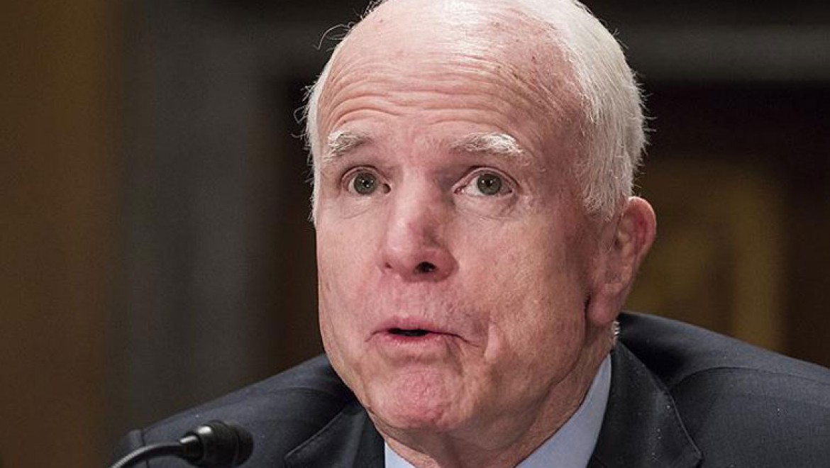 McCain: Trump'la ilgili 'hassas bilgileri' FBI'ya verdim