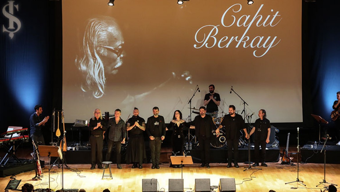 Cahit Berkay Sahnedeki 55'inci Yılını İş Sanat'ta Kutladı