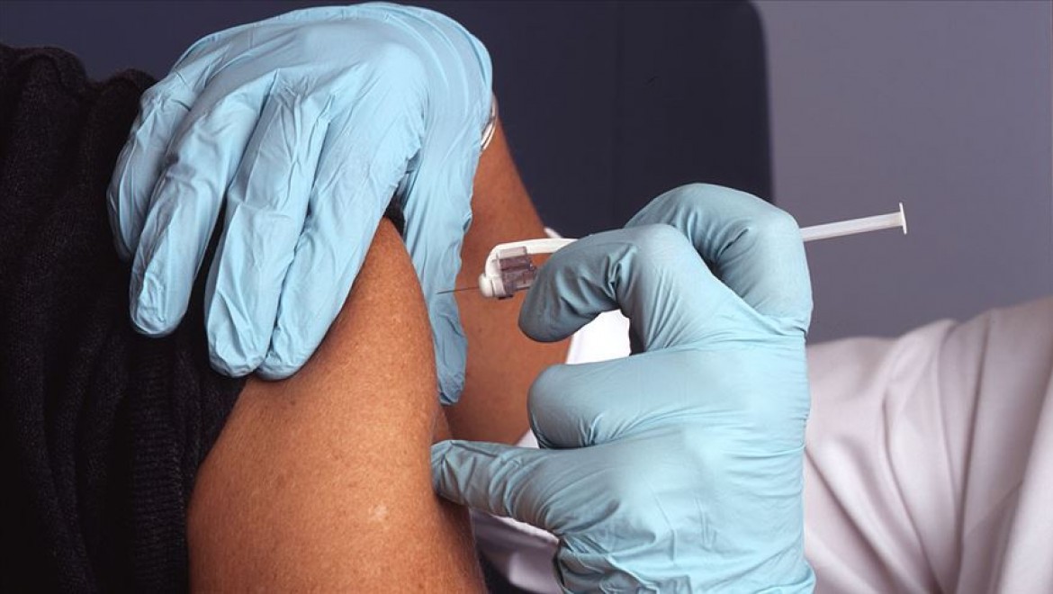 Kovid-19 aşı adayının klinik denemelerinde hafif ve orta dereceli yan etkilere rastlandı