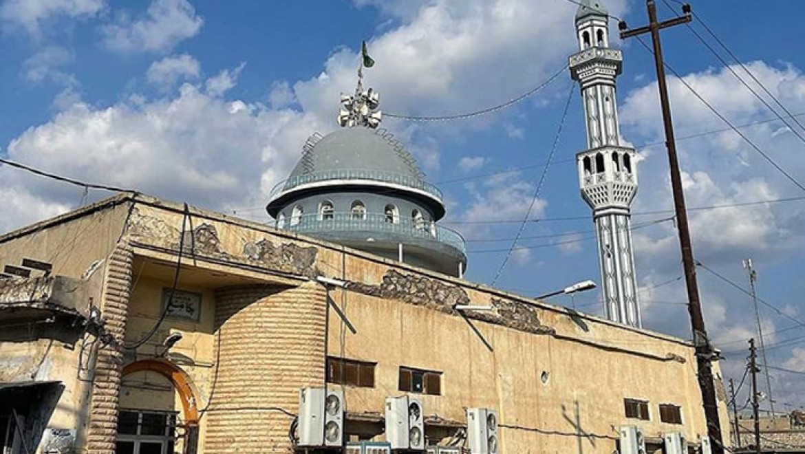Kerkük camilerinde Türkiye'deki depremzedeler için dua edildi