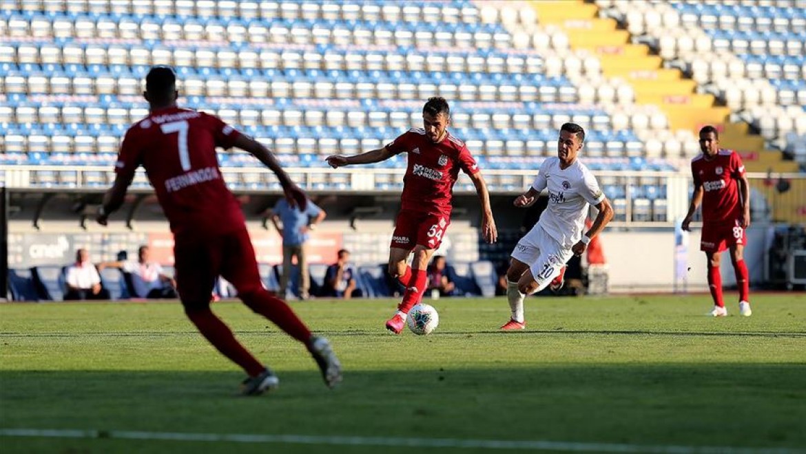 Kasımpaşa - Sivasspor maçından gol sesi çıkmadı