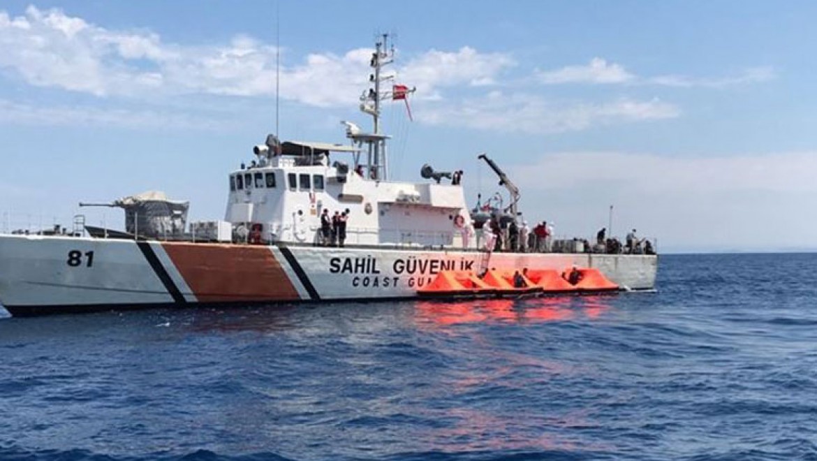 Yunan Sahil Güvenlik unsurlarınca Türk kara sularına bırakılan 72 sığınmacı kurtarıldı