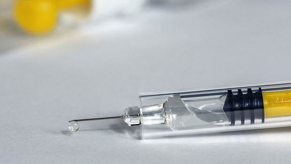 ABD Kovid-19 aşısı için İngiliz ilaç firmasına 1,2 milyar dolar ödeyecek