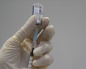 Fransa'da son kullanım tarihi yaklaşan 30 milyon dozdan fazla Kovid-19 aşısı çöpe atılabilir