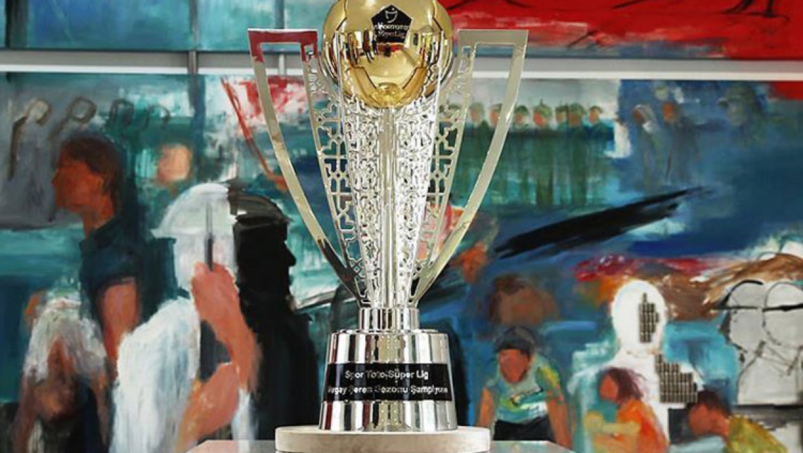 Şampiyonluk kupası Ankara'da sergilendi