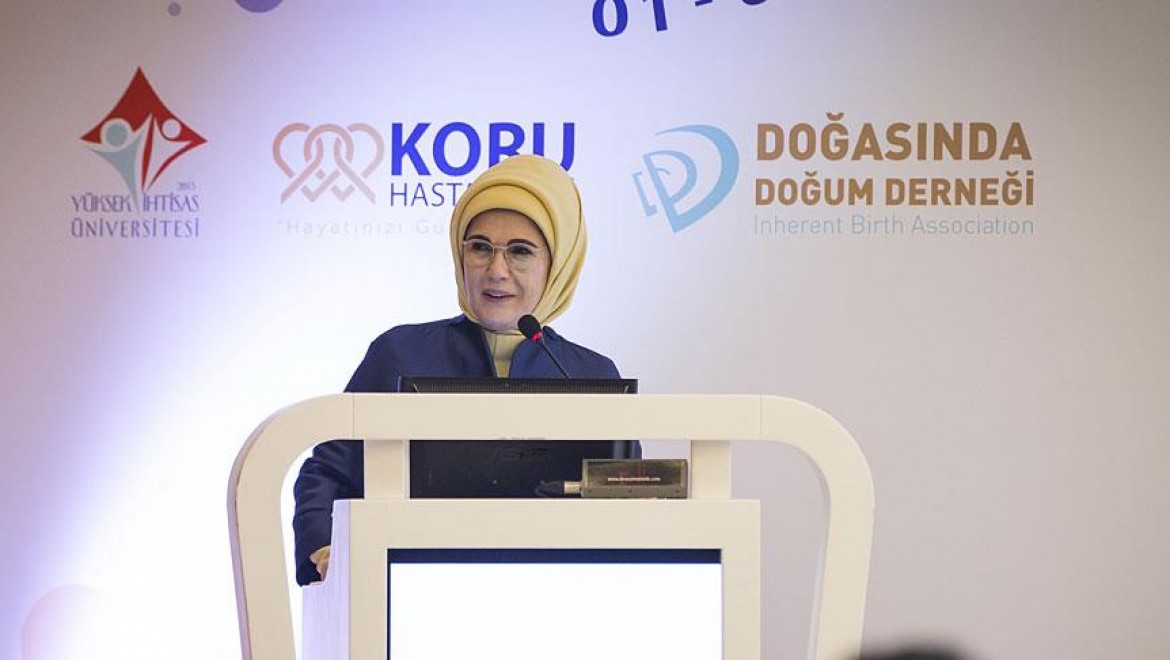 Cumhurbaşkanı Erdoğan'ın eşi Emine Erdoğan: ﻿Sezaryen talep değil, zorunluluk gereği olmalıdır