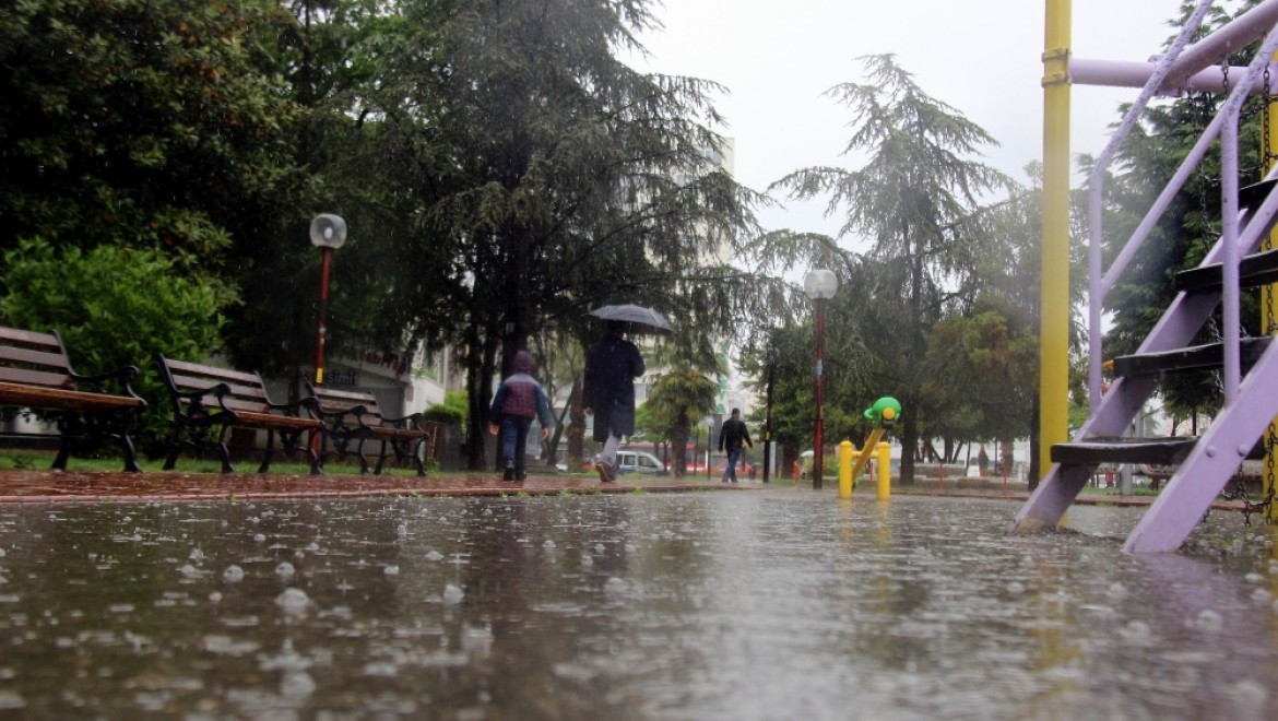 İstanbul'da Yağmur Etkili Oluyor