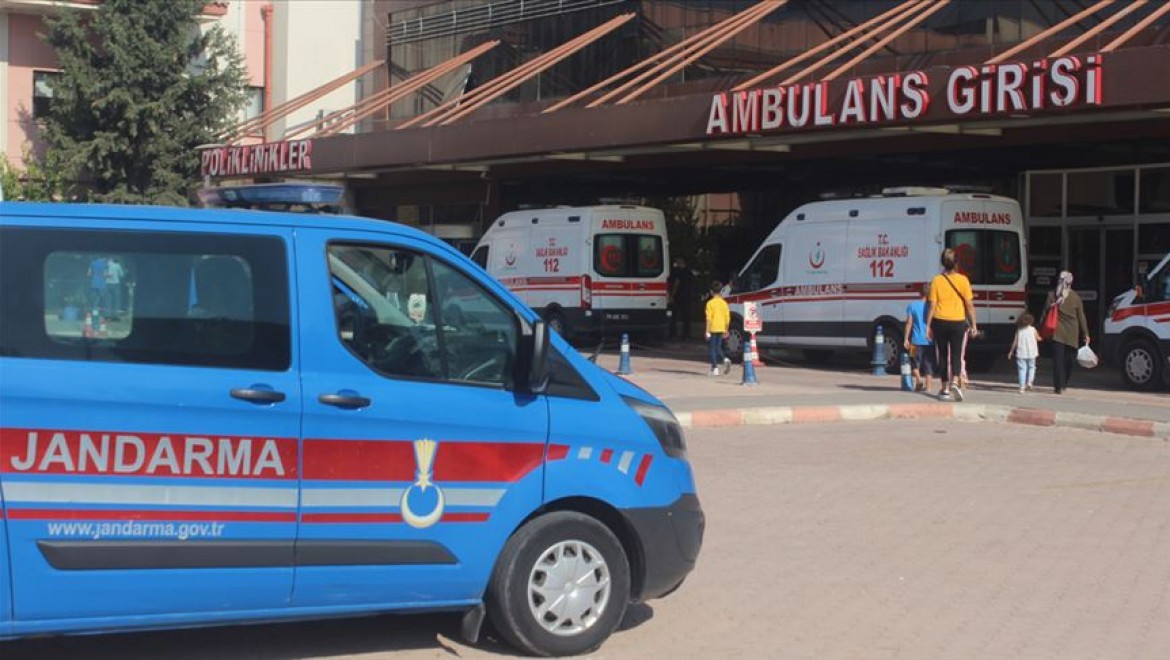 Kilis'te askeri araç devrildi, 5'i asker 16 kişi yaralandı