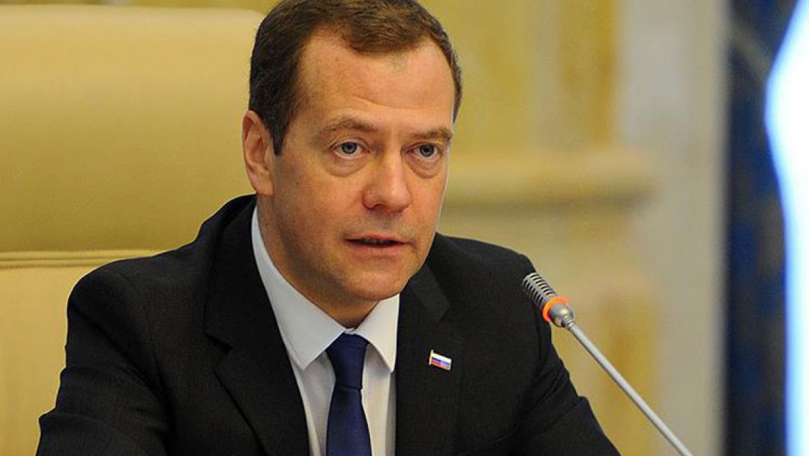 Medvedev İstanbul'da KEİ zirvesine katılacak