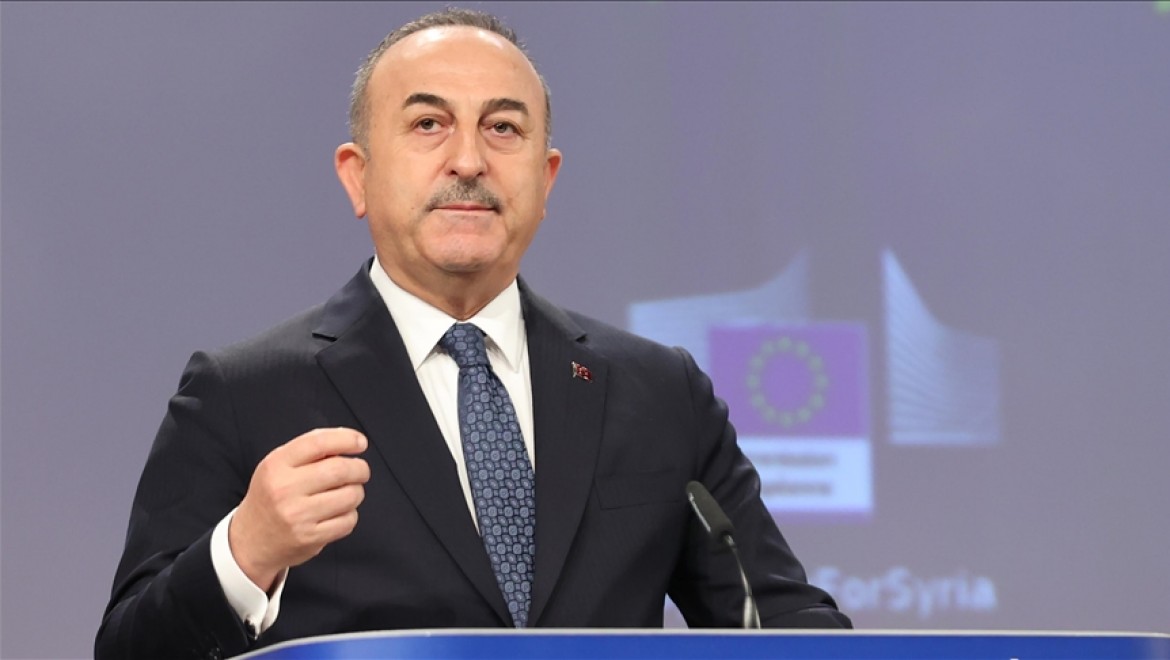 Bakan Çavuşoğlu: Bu ölçekteki bir afetle hiçbir ülkenin tek başına mücadele etmesi mümkün değil