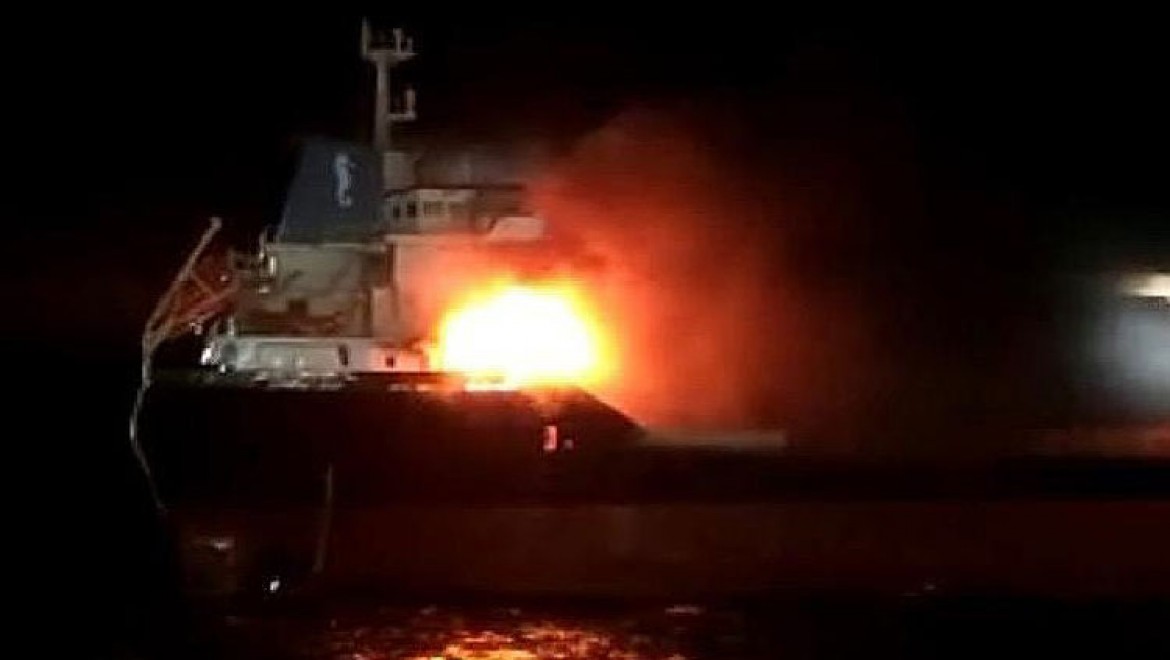 Sinop'ta kuru yük gemisinde yangın