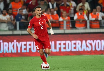 Roma, milli futbolcu Zeki Çelik'i transfer etti