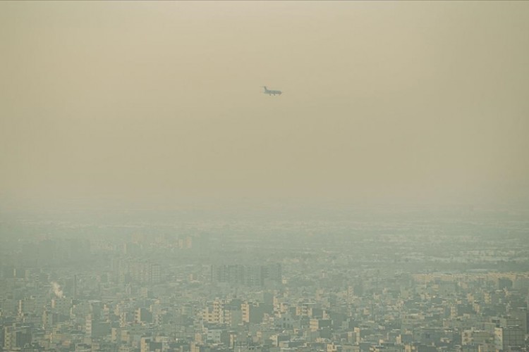 Irak'taki yangının dumanı, İran'da hava kirliliğine neden oldu